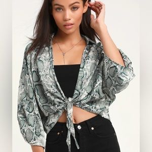 NWOT Lulu’s Snakeprint Tie Top